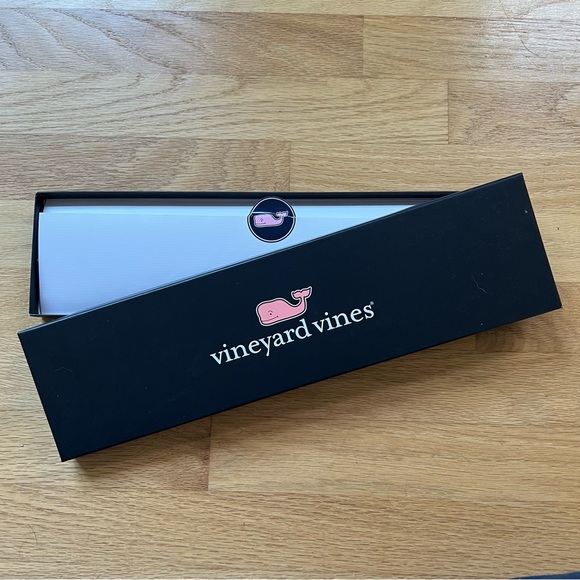 đł Vineyard Vines Boysâ Swordfish Tie - Picture 8 of 9